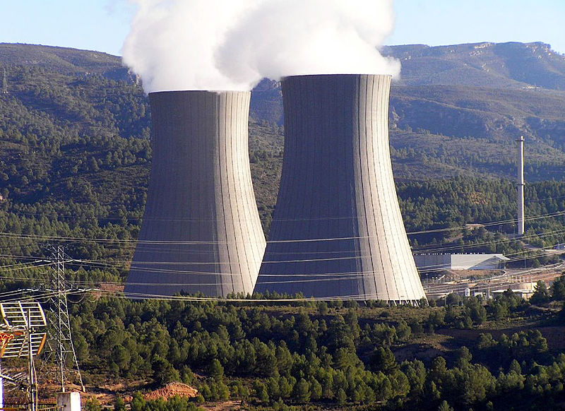 Kühltürme des Kernkraftwerks Cofrentes (Foto: Roberto Uderio, Wikipedia)