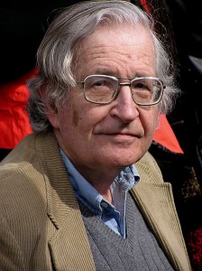 Noam Chomsky 2004 in Kanada (Foto: Duncan RawlinsonBy Duncan Rawlinson, CC BY 2.0, via Wikimedia Commons)