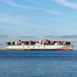 Containerschiff, Frachtschiff (Bild: Oldiefan, Pixabay)