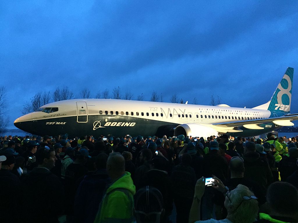 Roll-out der ersten Boeing 737 MAX im Dezember 2015 (Bild: Aka The Beav from Seattle, Washington [CC BY 2.0 (https://creativecommons.org/licenses/by/2.0)])